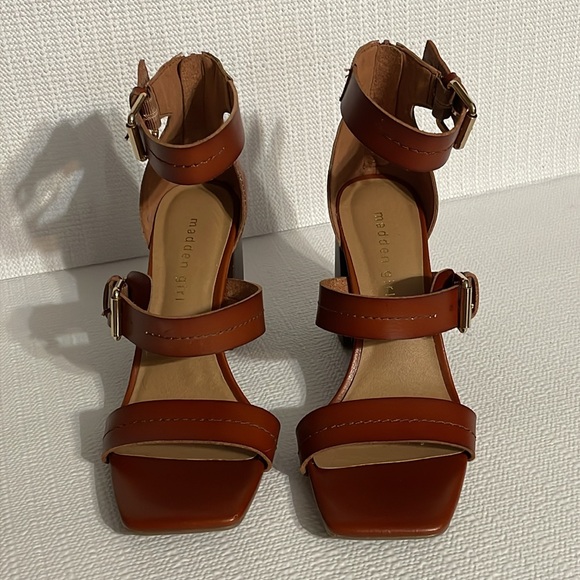 Madden girl, block heel sandals. - Picture 3 of 10